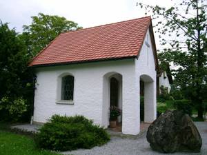 Kapelle in Niedermoosen von außen