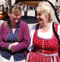 Pfarrsekretärinnen Barbara Schmitzberger und Barbara Huber