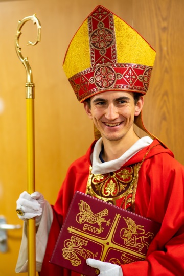 Johannes Pongratz verkleidet als Nikolaus, Bischof von Myra