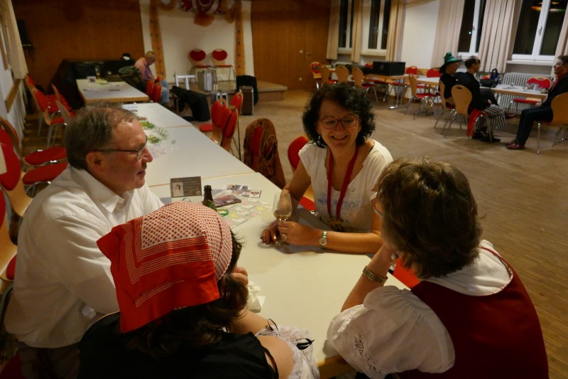 Närrinnen und Narren!