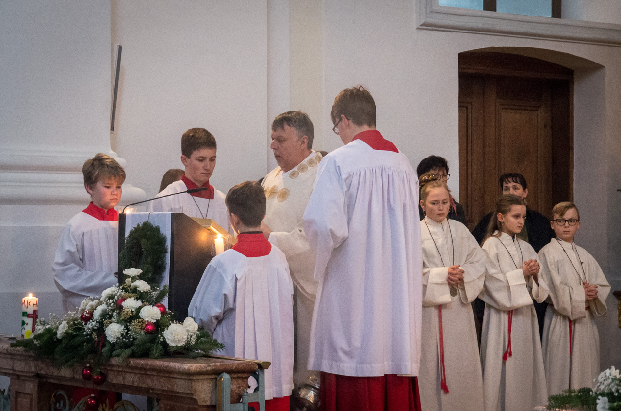 Festgottesdienst zu Maria Lichtmess mit Kerzenweihe und Blasiussegen und Verabschiedung von Diakon Simon Frank