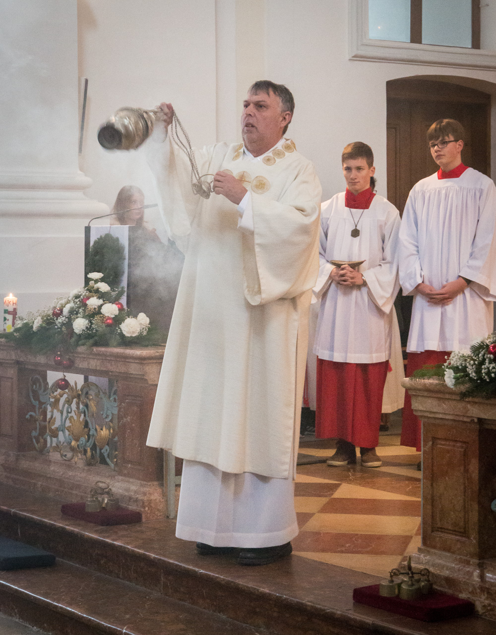 Festgottesdienst zu Maria Lichtmess mit Kerzenweihe und Blasiussegen und Verabschiedung von Diakon Simon Frank