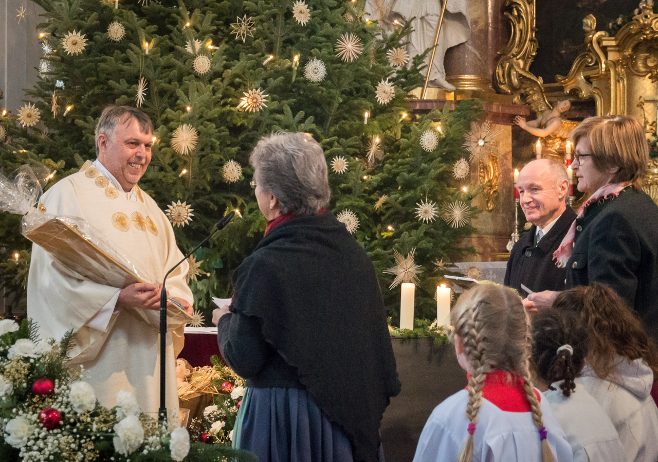 Festgottesdienst zu Maria Lichtmess mit Kerzenweihe und Blasiussegen und Verabschiedung von Diakon Simon Frank