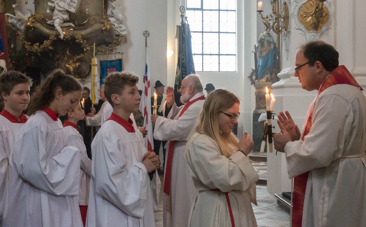 Festgottesdienst zu Maria Lichtmess mit Kerzenweihe und Blasiussegen und Verabschiedung von Diakon Simon Frank