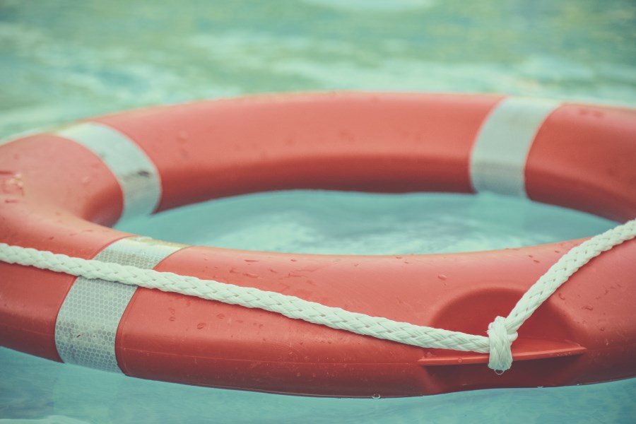 Rettungsring auf Wasser