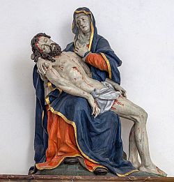 Pietà in der Kirche Hl. Dreifaltigkeit in Weihenlinden