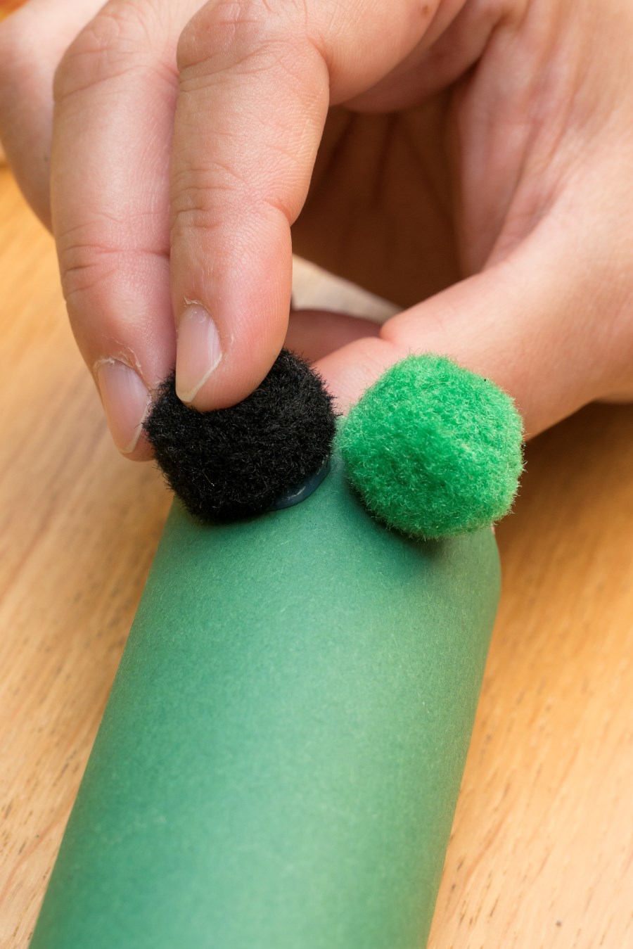 Drachen aus Klopapierrolle basteln