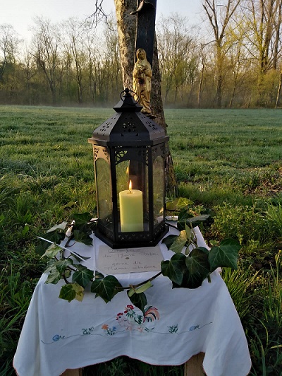 Ostern Pürten Wegkreuz