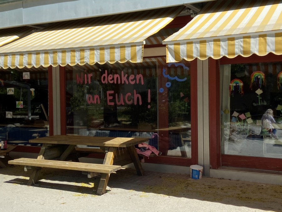 Fensterbild Wir denken an Euch