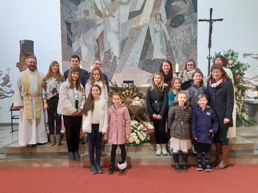 Bild vom Kinder- und Jugendchor des Pfarrverbands Garching-Engelsberg in der Herz Jesu Kirche, Garching.