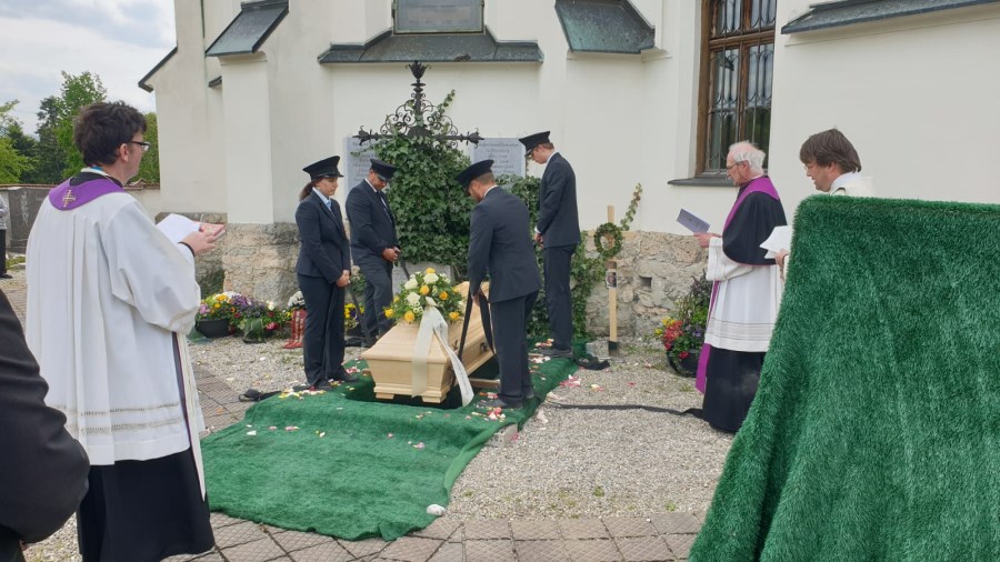 Beerdigung Pfarrer Vejtey
