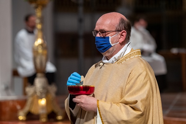 Erster öffentlicher Gottesdienst im Dom