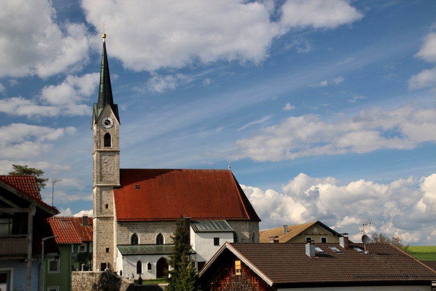 Kirche St. Laurentius von außen