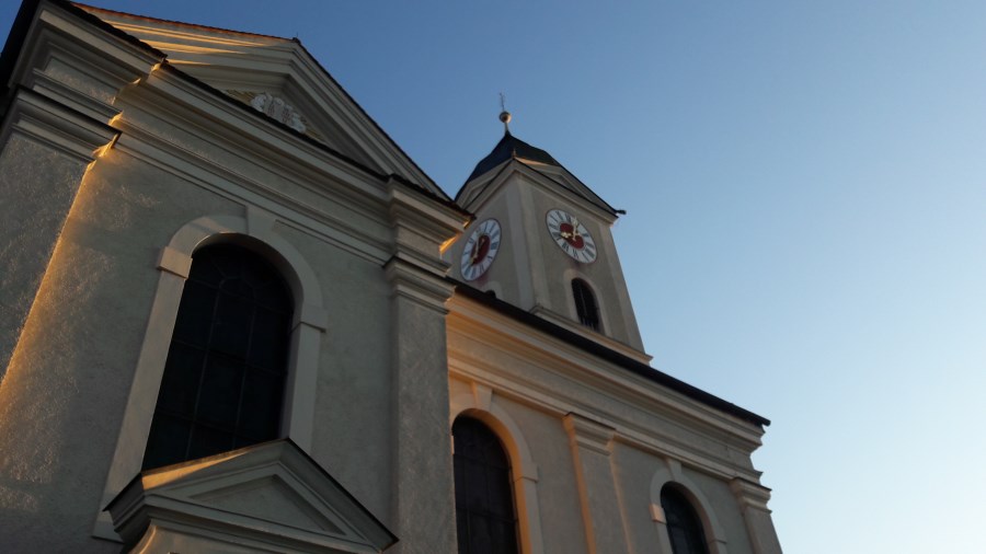 Kirche im Abendlicht Zeit