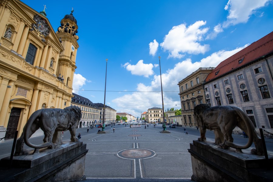 Feldherrnhalle mit Blick auf Odeonsplatz