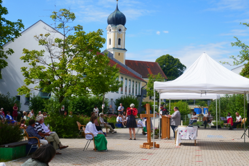 Gottesdienst im Freien Forstinning