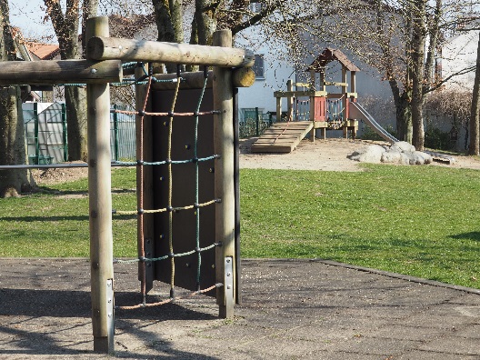 Spielgeräte im Garten