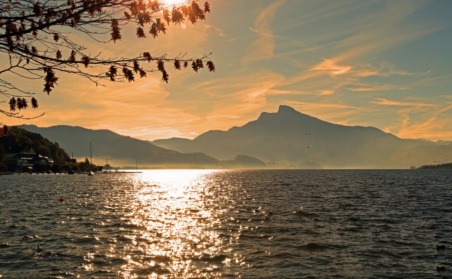 Sonnenuntergang hinter Bergen