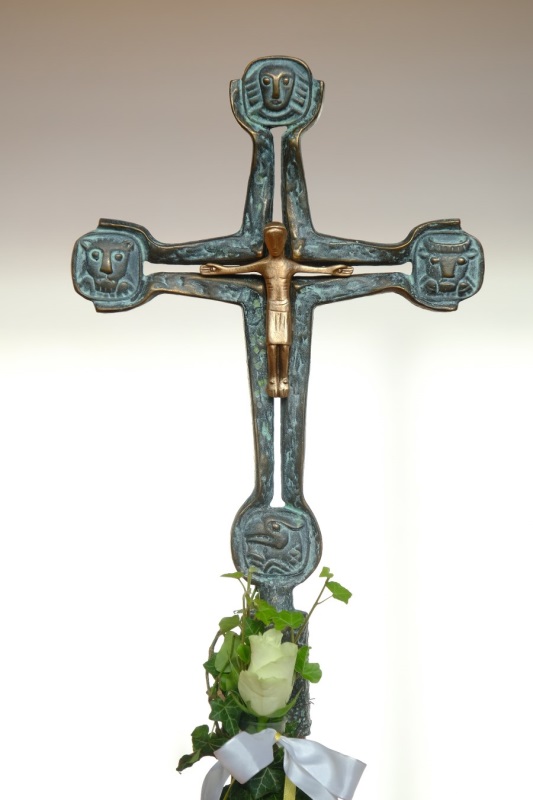Kreuz NEU