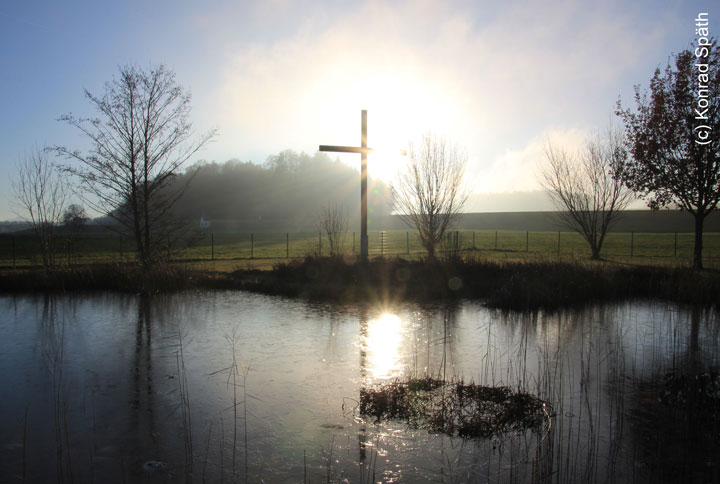 Kreuz am Weiher