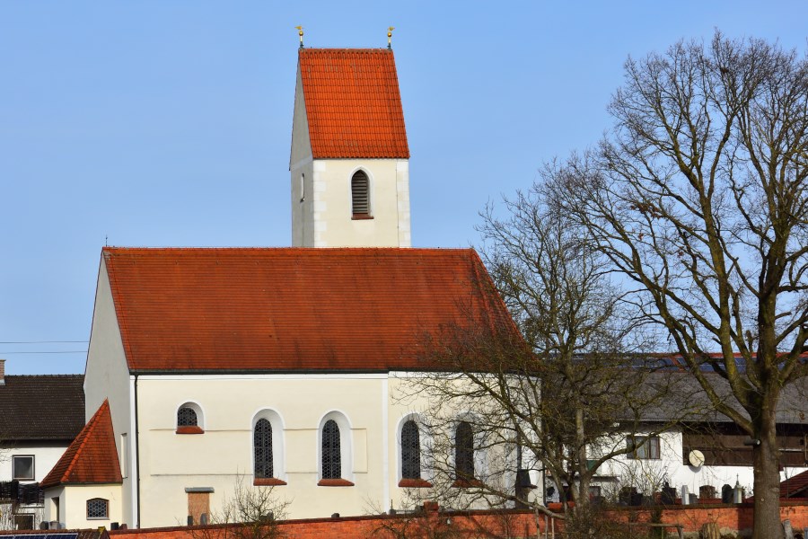 Außenansicht der Filialkirche Dettendorf