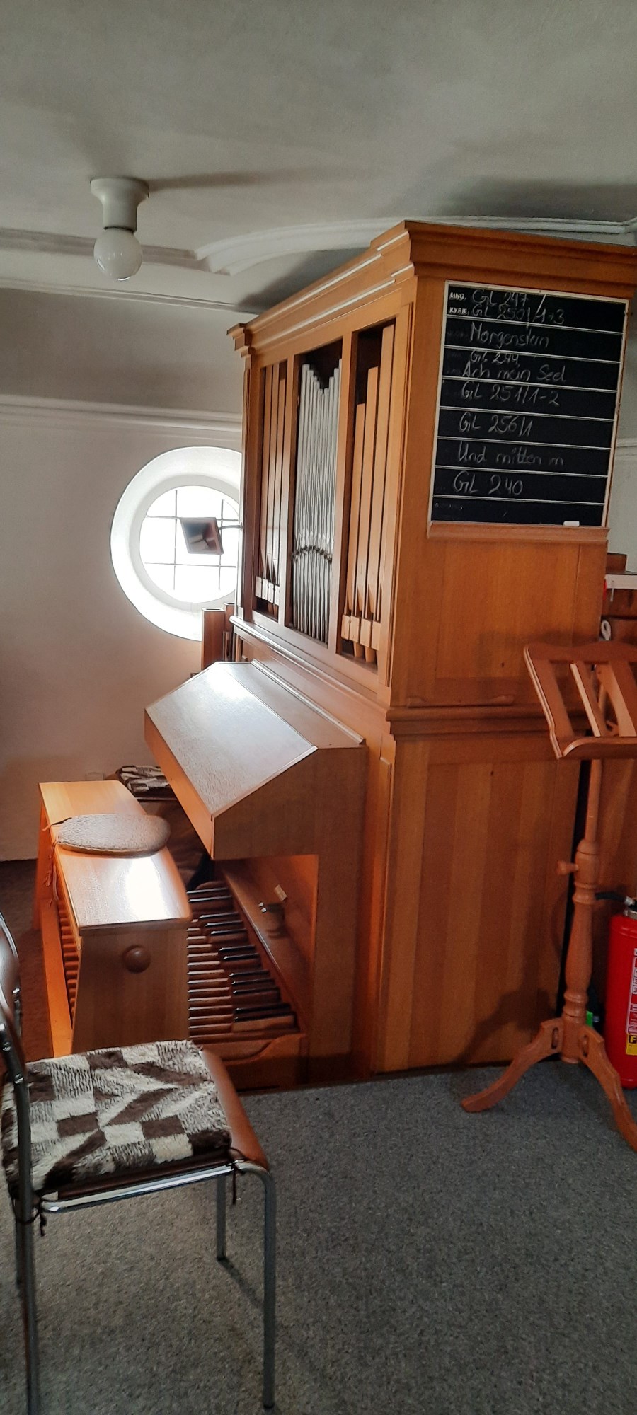 Foto der Orgel in Mintraching