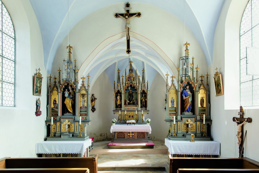 Innenansicht der Nebenkirche Biberg