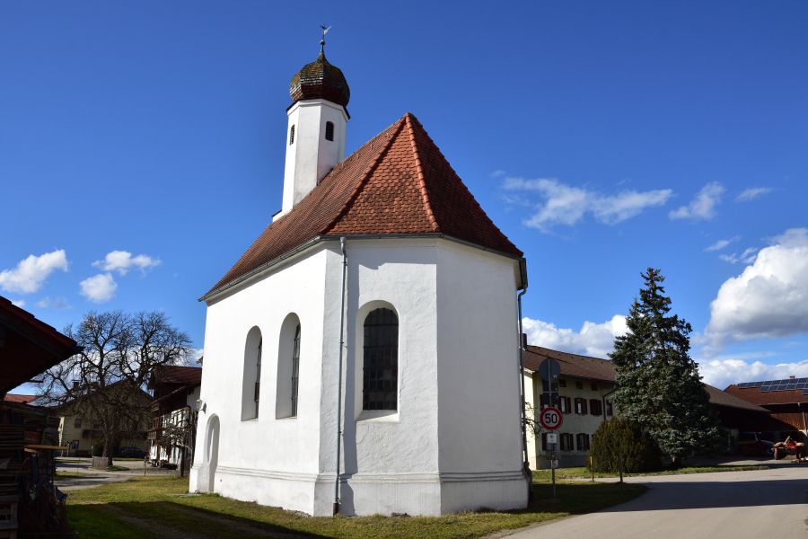 Außenansicht der Nebenkirche Innerthann