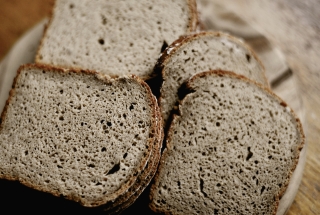 HungerNachLeben-bread-3964051_by_congerdesign_pixabay_pfarrbriefservice-Kachel