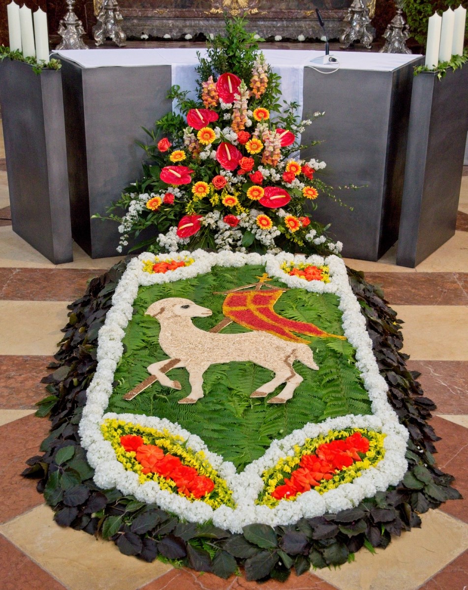 Festgottesdienst zu Fronleichnam mit Eucharistischem Segen