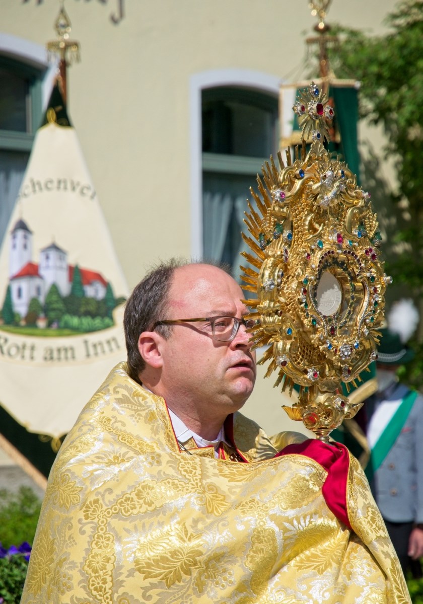 Festgottesdienst zu Fronleichnam mit Eucharistischem Segen