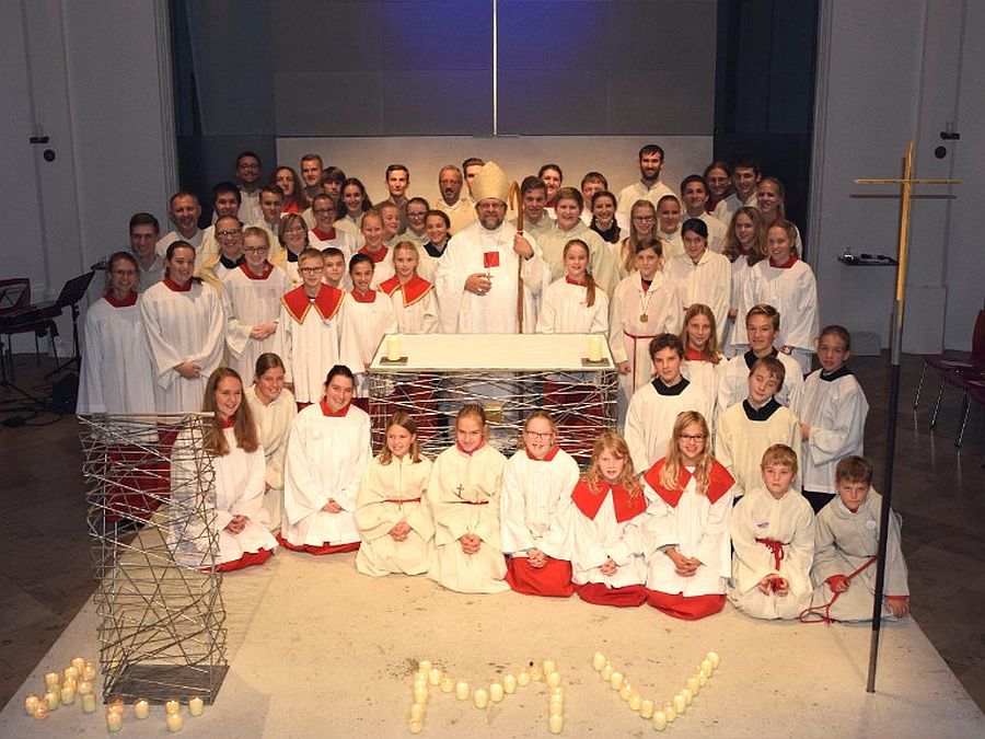 Ministrantenverband München und Freising mit Weihbischof Wolfgang Bischof