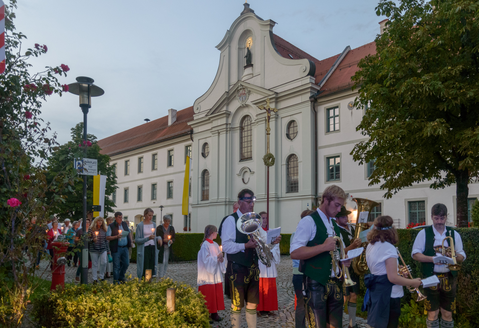 Lichterprozession zur Lourdes-Grotte