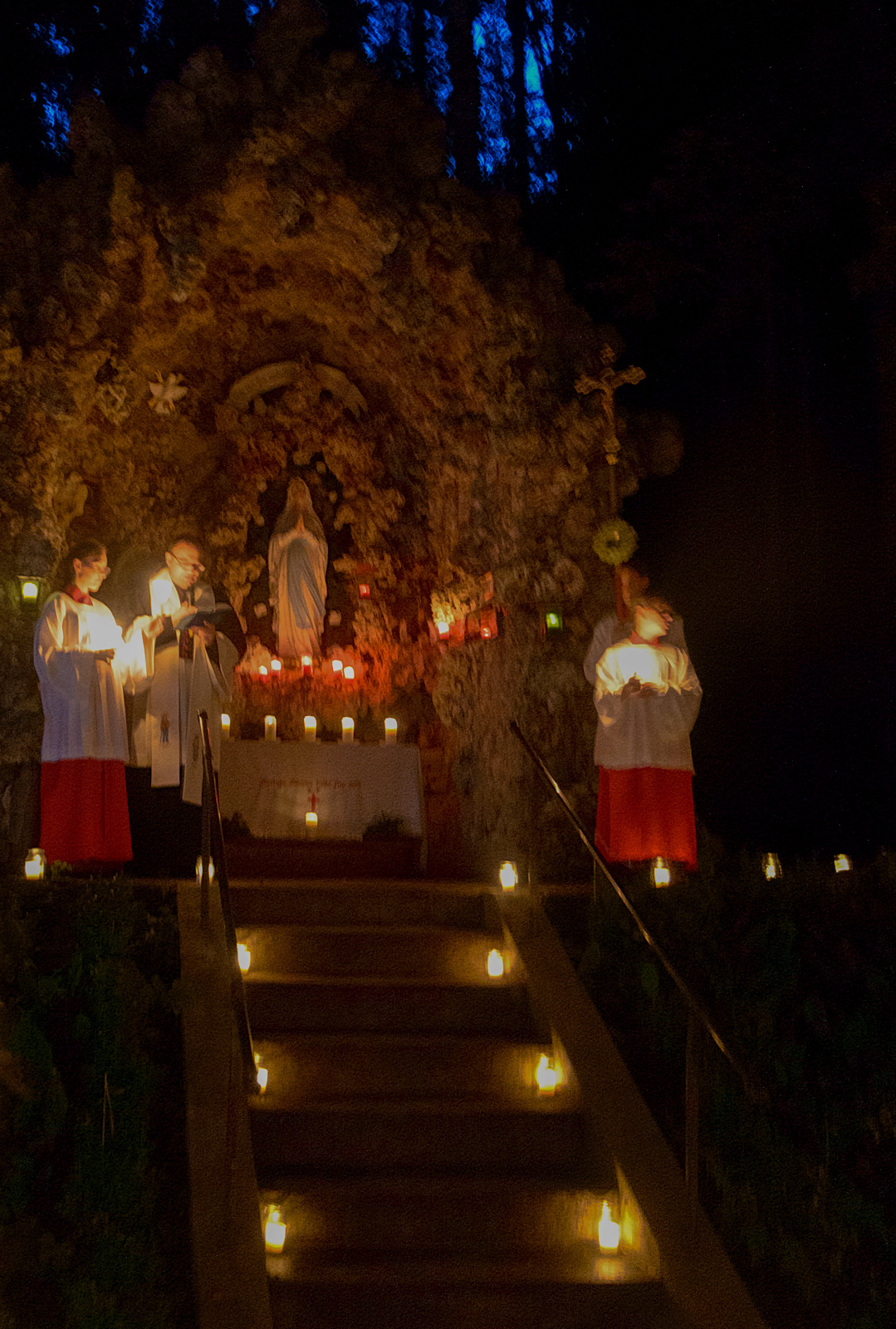 Lichterprozession zur Lourdes-Grotte