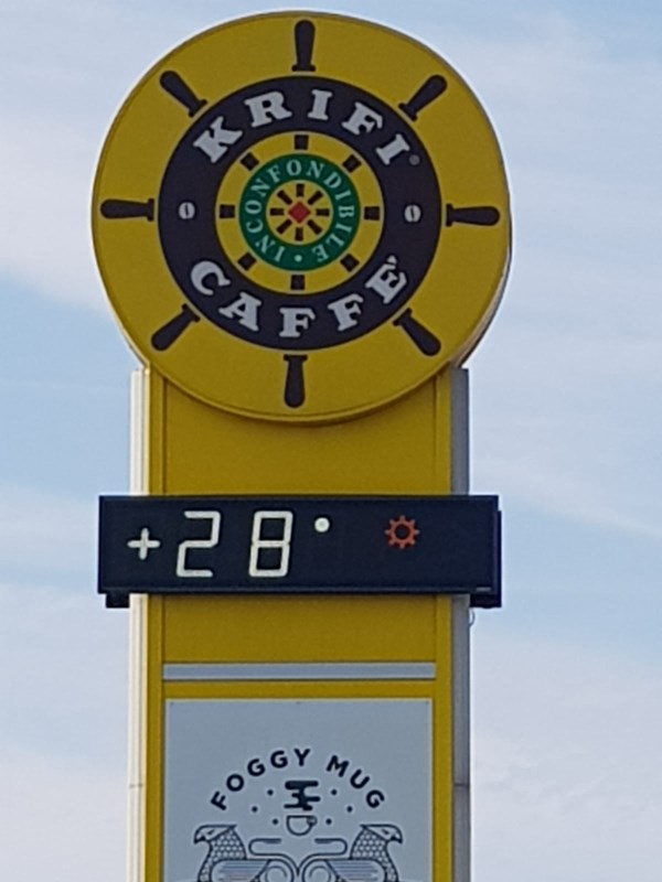 Um 11:28 Uhr genau 28 Grad