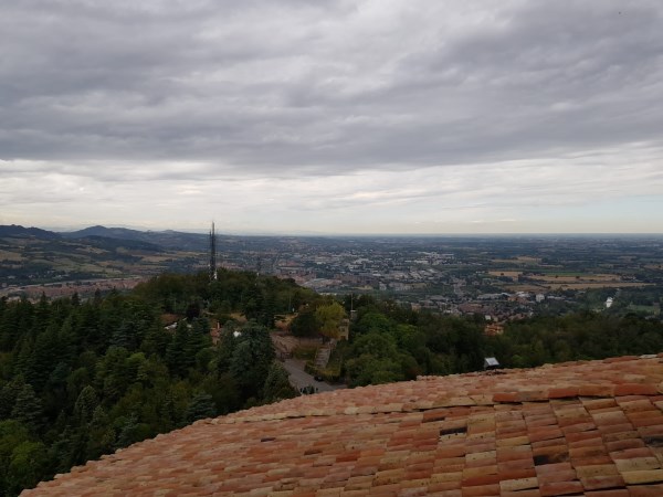 Einige von uns stiegen auch noch auf die Kuppel. Hier hatte man einen schönen Blick auf Bologna.