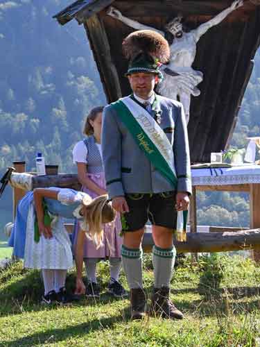 Begrüßung-durch-Vorstand-Holzner