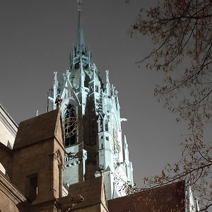 Turm von St. Paul bei Nacht