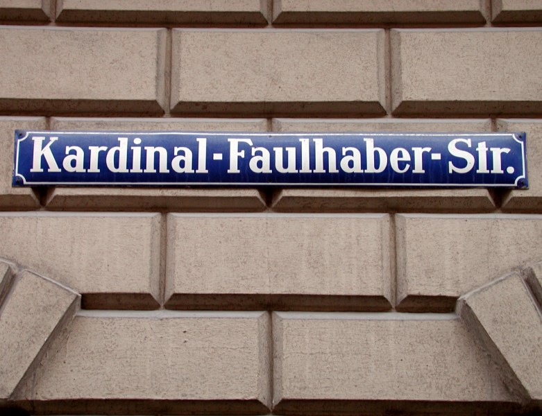 Straßenschild Kardinal-Faulhaber-Straße