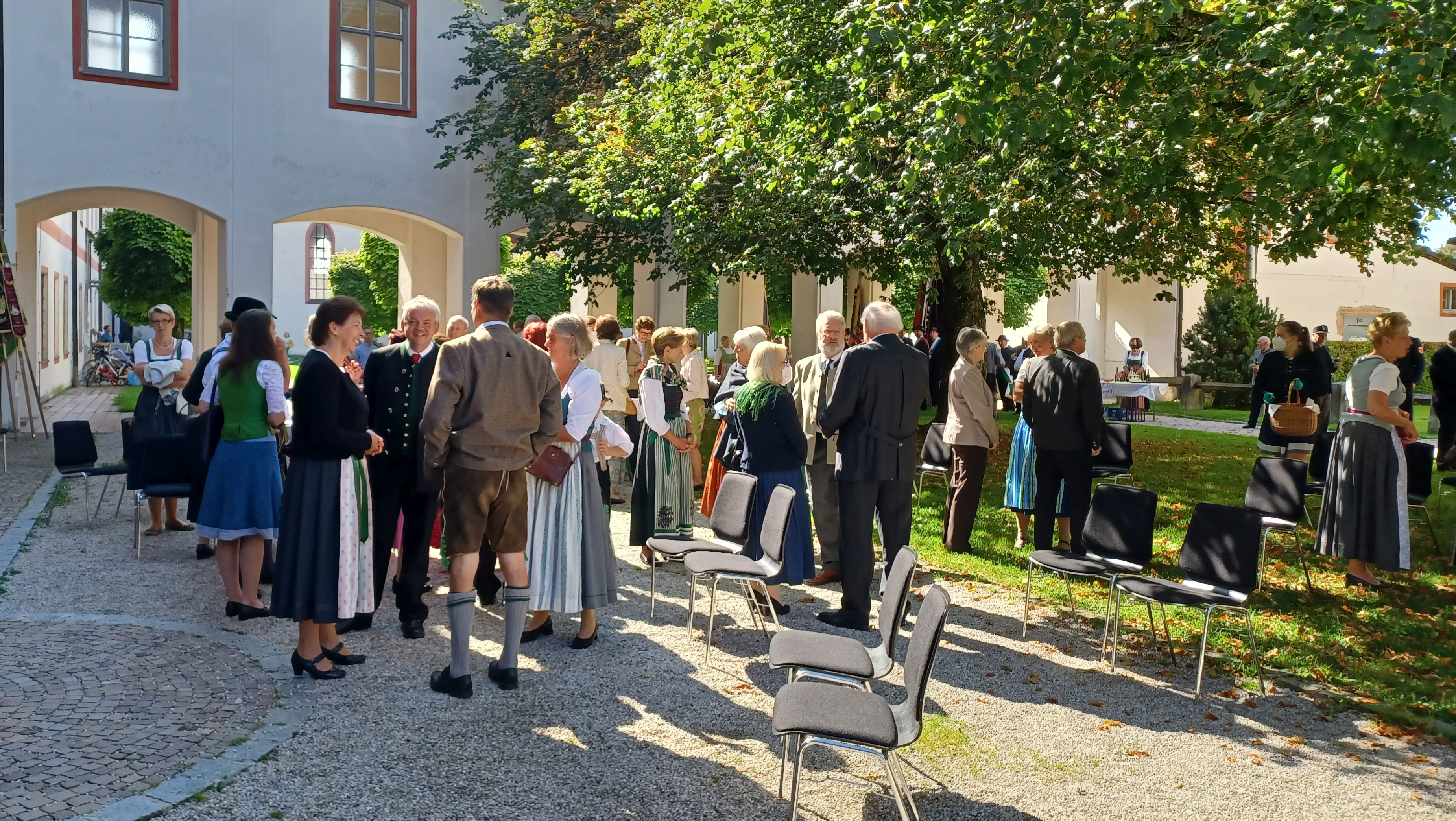 Einführung Pfarrer Häglsperger