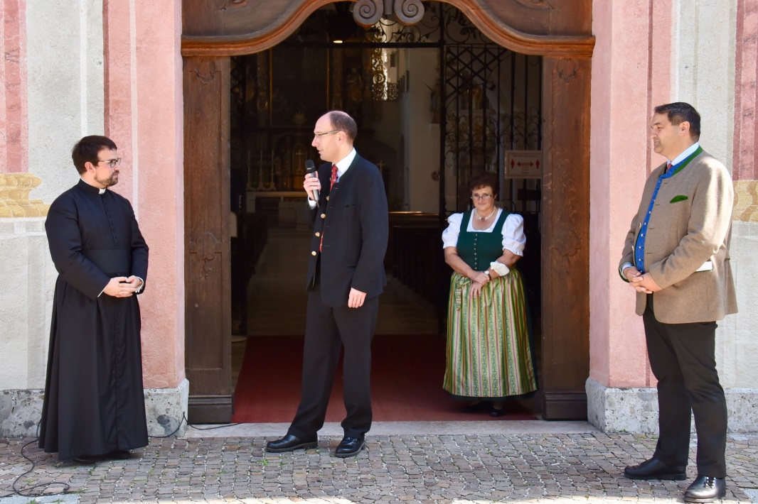 EInführung Pfarrer Häglsperger