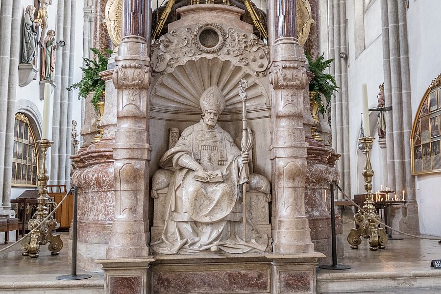 Grab des Heiligen Willibald im Eichstätter Dom