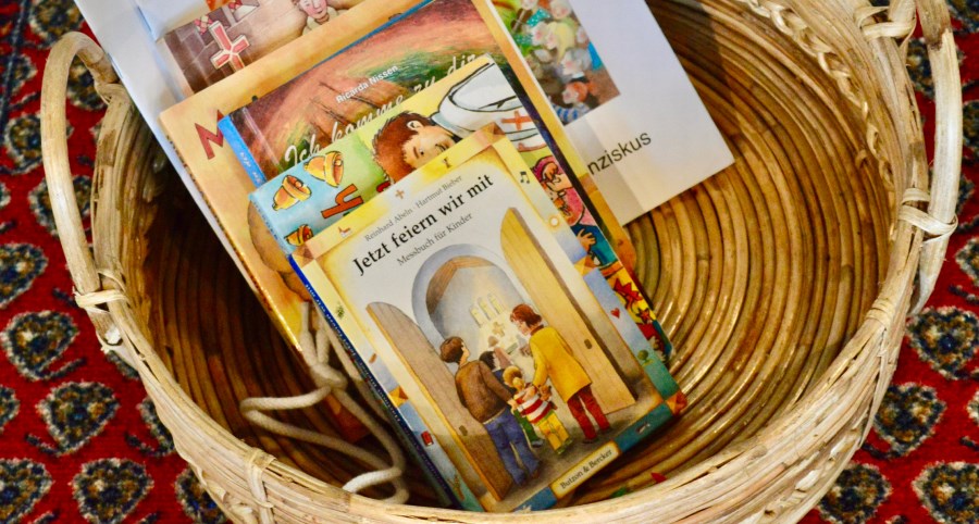 Bücher für Kindergottesdienst in Korb