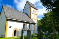 Kirche Heilig Kreuz außen Gesamtansicht