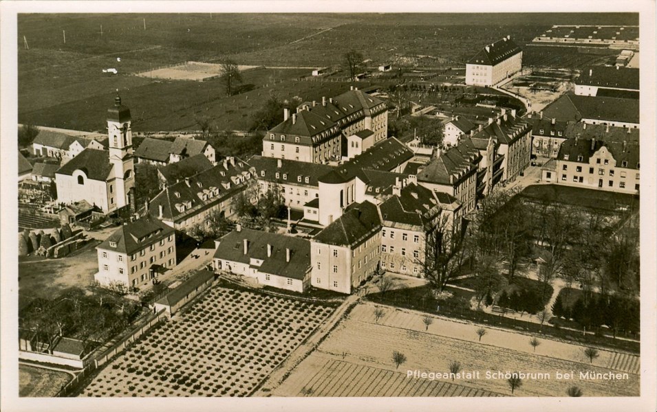 „Pflegeanstalt Schönbrunn bei München“. Fotopostkarte, 1940