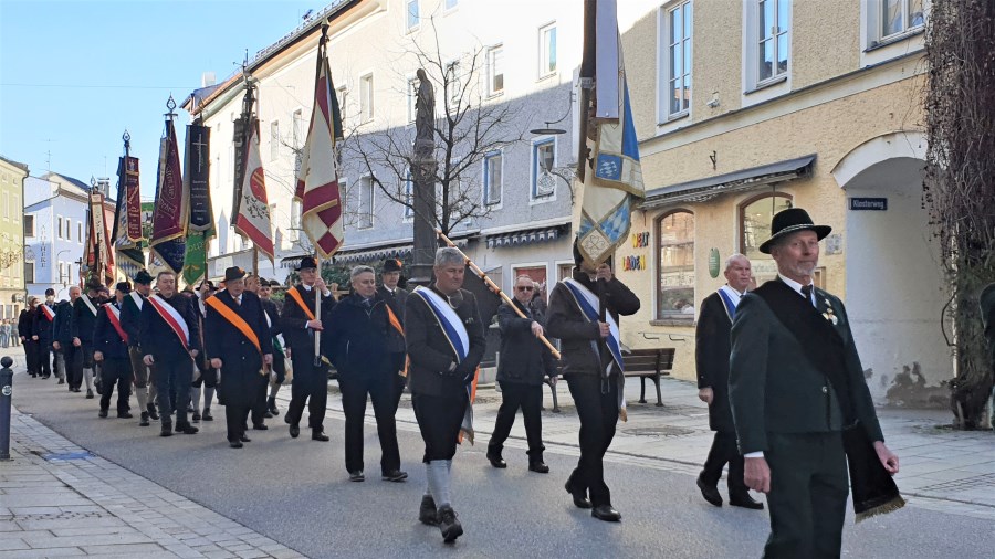 St_Georg_Abschied_Karl_Ellmann_Fahnenabordnungen