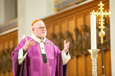 Kardinal Reinhard Marx bei der Predigt im Liebfrauendom zu Aschermittwoch 2022