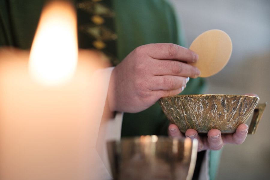 Regelmäßige Gottesdienste