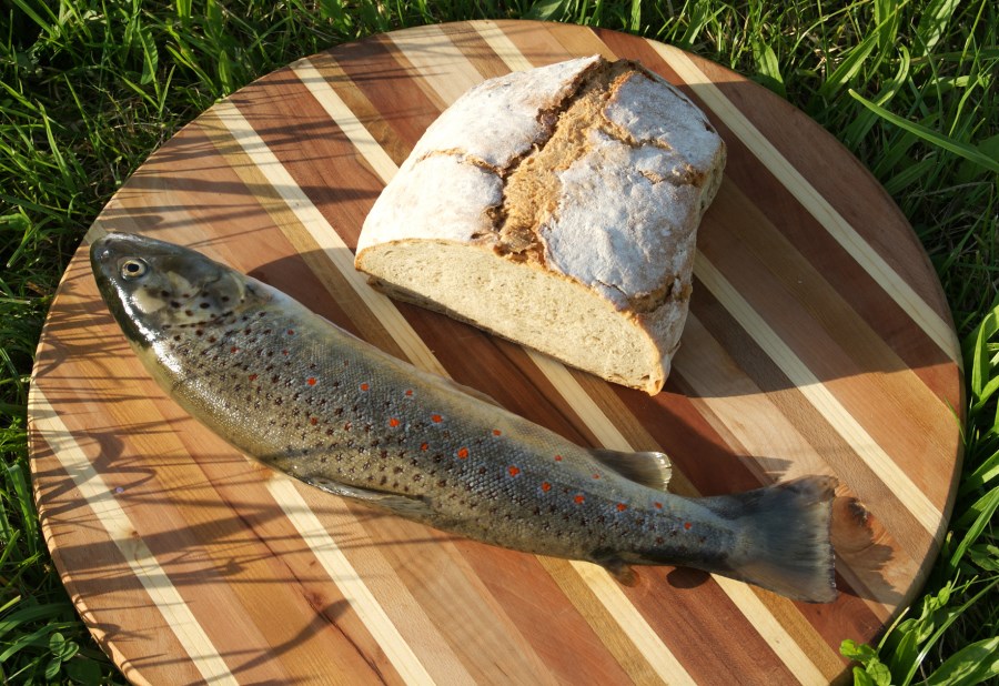 Fisch und Brot