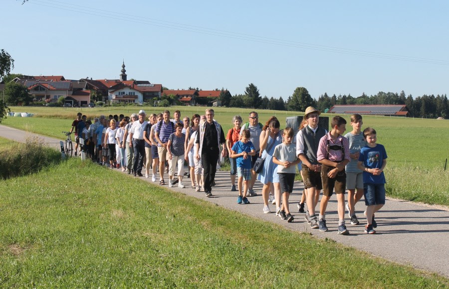 Dankeswallfahrt von Moosen anch Weildorf